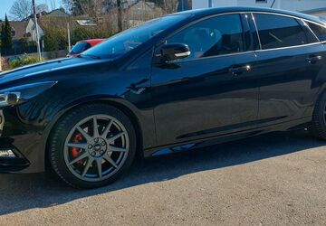 Ford Focus 193.000 km 10.799 &euro; Haan 42781