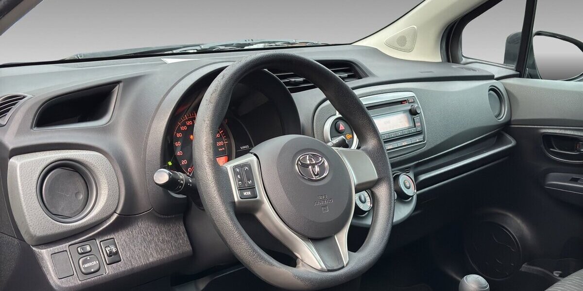 Toyota Yaris 1.0 Basic Radio 91.836 km 2.900 &euro; Wuppertal 42327