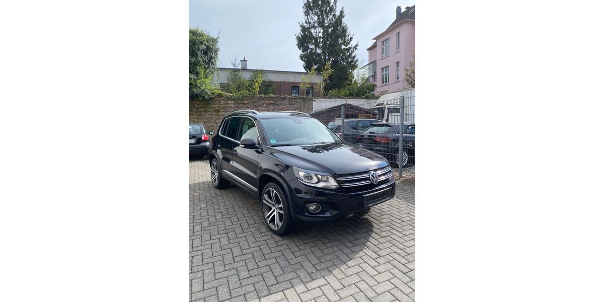 VW Tiguan 225.965 km 9.999 &euro; Solingen 42655