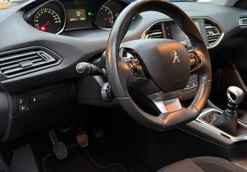 Peugeot 308 100.000 km 6.999 &euro; Köln (Ostheim) 51107