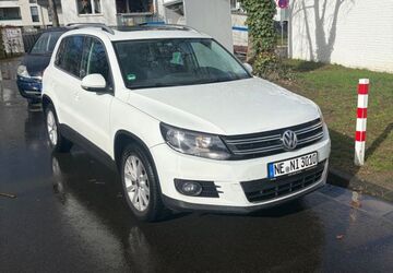 VW Tiguan 169.000 km 7.450 &euro; Neuss 41466