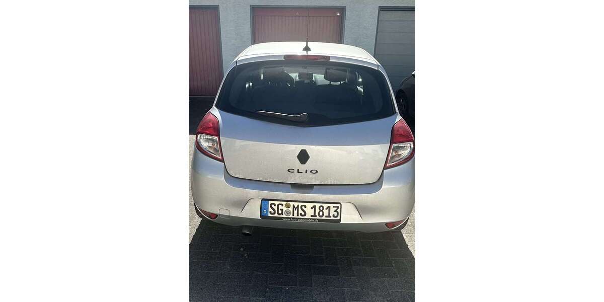 Renault Clio 134.363 km 3.333 &euro; Solingen, Klingenstadt 42653