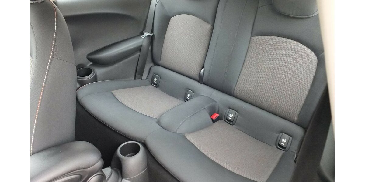 Mini One D KLIMAAUTOMATIK PDC SITZHEIZUNG WINTERREIFEN 122.875 km 8.904 &euro; Köln 50858