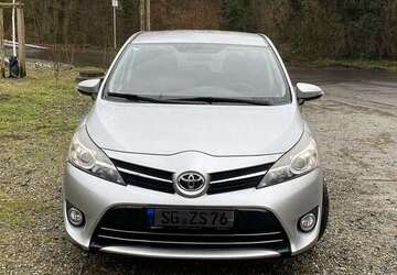 Toyota Verso 173.000 km 5.750 &euro; Solingen 42719