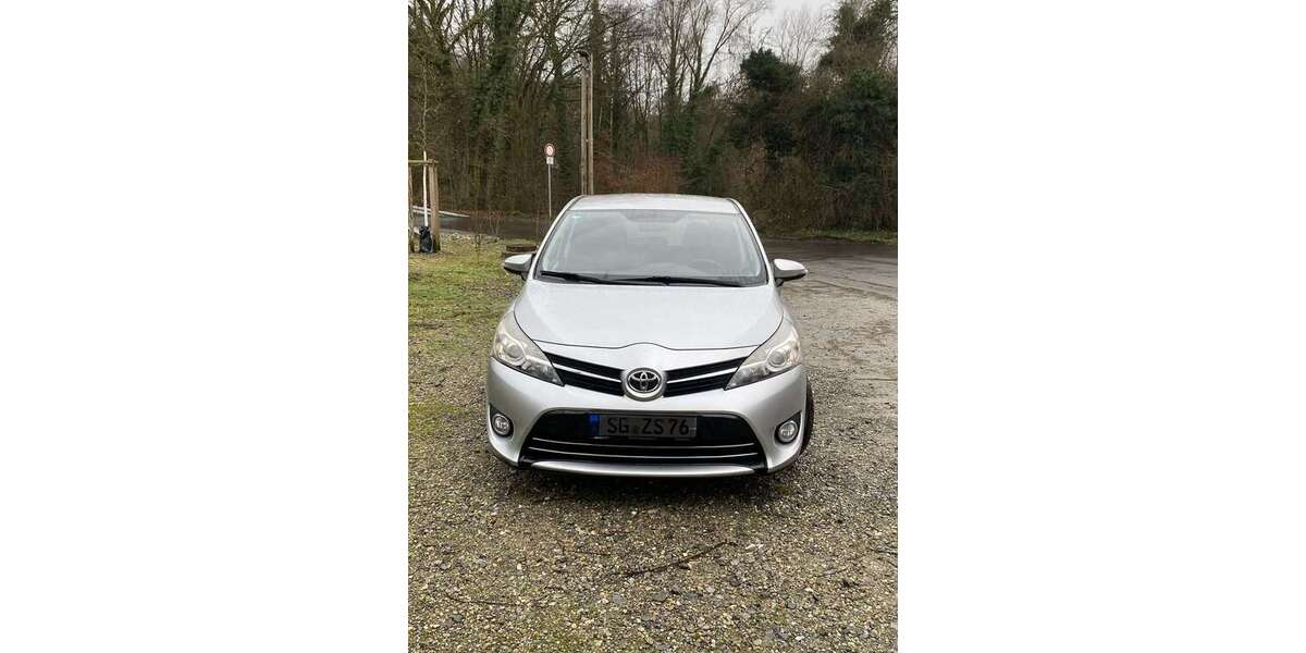 Toyota Verso 173.000 km 5.750 &euro; Solingen 42719