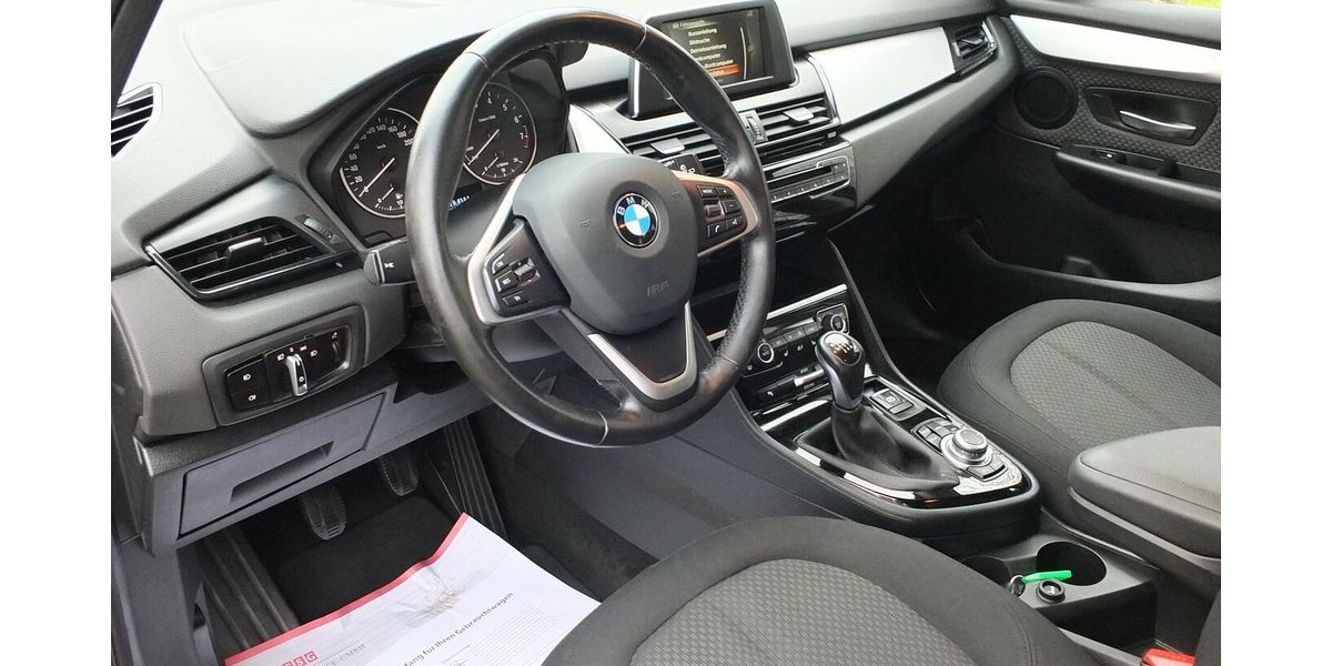 BMW 218 Active Tourer ADVANTAGE NAVI PARKASISSTENT SHZ 124.575 km 10.900 &euro; Köln 50858