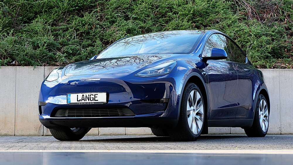 Tesla Model Y 57.552 km 31.780 &euro; Köln 50996