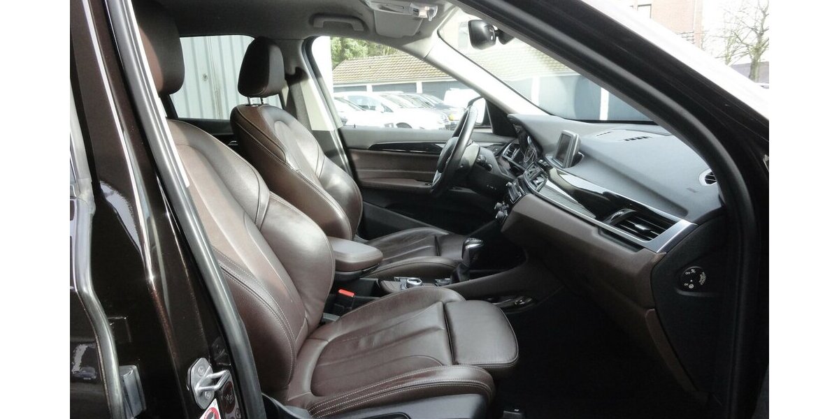 BMW X1 20 d xLine 4x4 Autom Navi Leder SHZ PDC LED 208.000 km 15.999 &euro; Neuss 41462