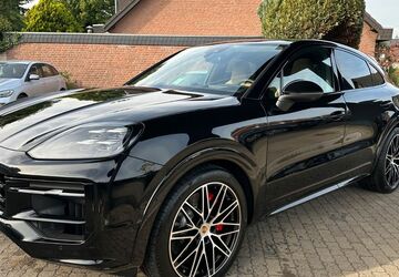 Porsche Cayenne 11.000 km 147.900 &euro; Neuss 41469