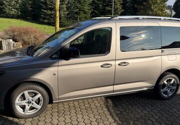 Ford Grand Tourneo 36.000 km 31.990 &euro; Bergisch Gladbach 51469