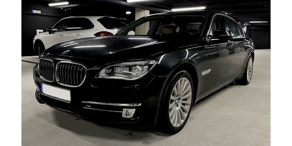 BMW 750 240.000 km 18.590 &euro; Köln 51107