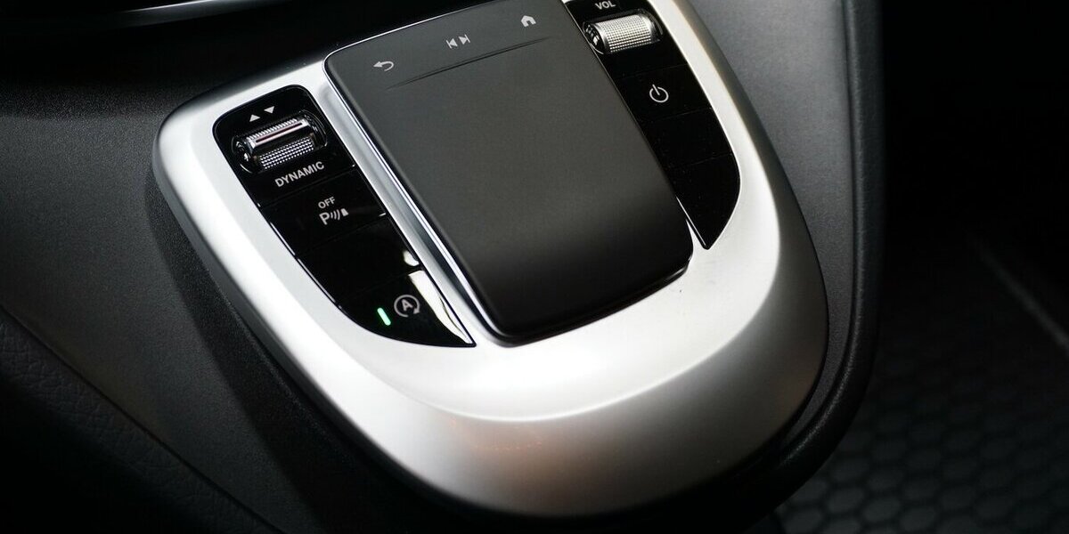 Mercedes-Benz V 300 d Edition lang Leder Mbux AHK Kamera 33.362 km 51.900 &euro; Wuppertal 42327