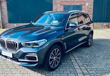 BMW X5 200.000 km 39.300 &euro; Köln 51143