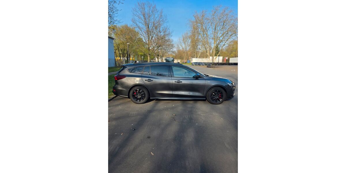 Ford Focus 82.000 km 15.799 &euro; Köln 50829