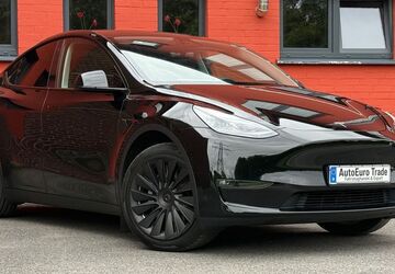 Tesla Model Y 49.182 km 36.700 &euro; Neuss 41472