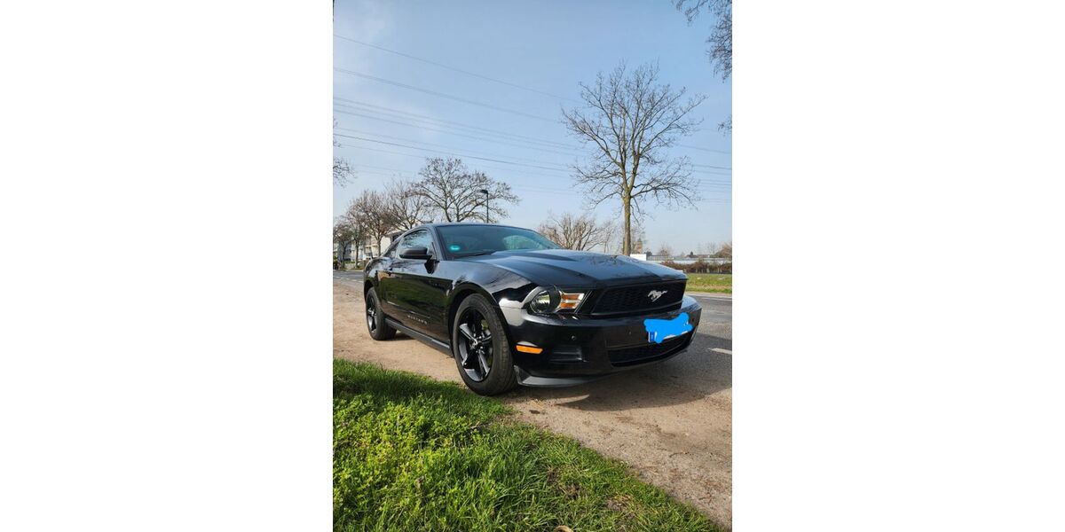 Ford Mustang 101.000 km 14.200 &euro; Düsseldorf 40221