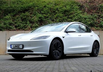Tesla Model 3 23.316 km 41.980 &euro; Köln 50996