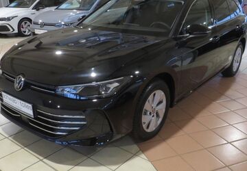 VW Passat Variant 11.100 km 48.545 &euro; Neuss 41469
