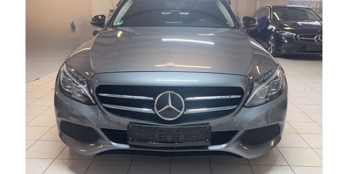 Mercedes-Benz C 300 215.000 km 13.500 &euro; Düsseldorf 40599