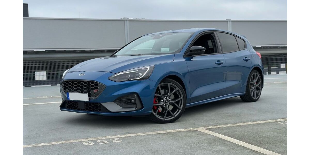 Ford Focus 41.400 km 23.700 &euro; Remscheid 42897