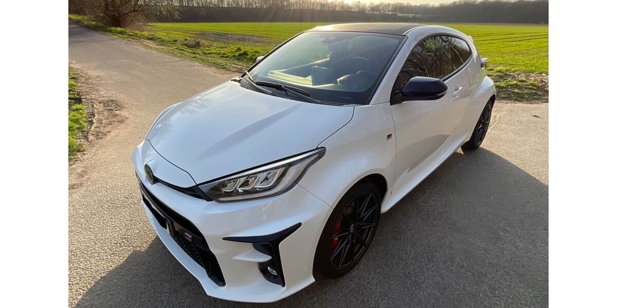 Toyota Yaris 20.000 km 36.900 &euro; Köln 50968