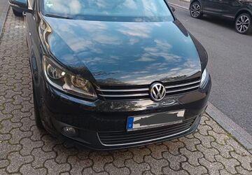 VW Touran 152.000 km 7.450 &euro; Köln 51103