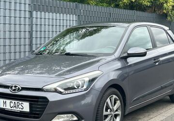 Hyundai i20 121.000 km 7.850 &euro; Solingen 42655