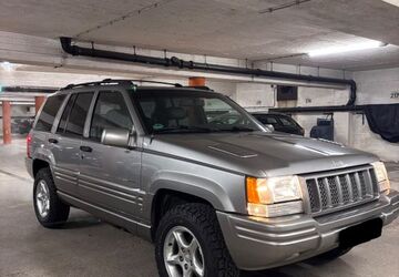 Jeep Grand Cherokee 198.900 km 9.999 &euro; Düsseldorf 40629
