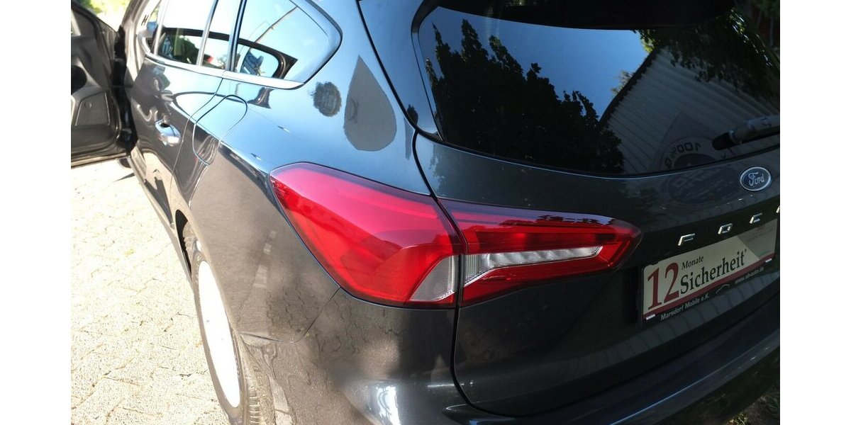 Ford Focus NAVI BLUETOOTH SHZ PARCTRONIC 1 HAND 124.895 km 11.500 &euro; Köln 50858