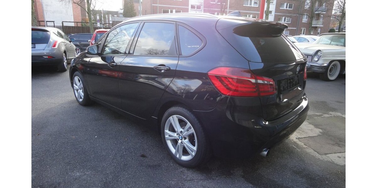 BMW 218 Active Tourer Autom Navi LED Klimatr.PDC SHZ 112.000 km 12.900 &euro; Neuss 41462