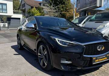 INFINITI Q30 72.000 km 16.999 &euro; Solingen 42699