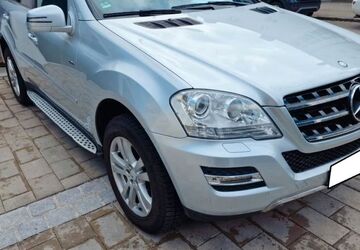 Mercedes-Benz ML 350 195.700 km 6.300 &euro; Nippes 50733