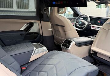 BMW 750 61.713 km 89.950 &euro; Köln 50739