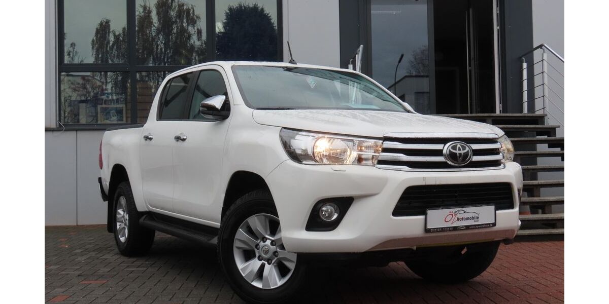Toyota Hilux 235.188 km 23.490 &euro; Neuss 41469