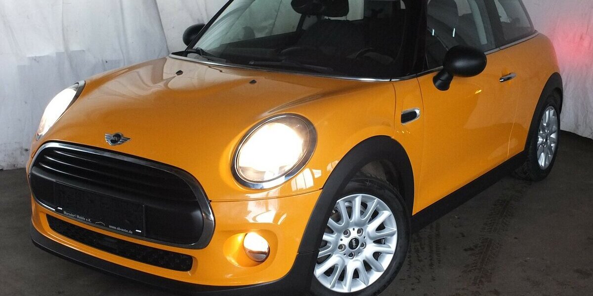Mini One D KLIMAAUTOMATIK PDC SITZHEIZUNG WINTERREIFEN 122.875 km 8.904 &euro; Köln 50858