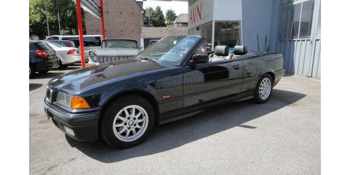 BMW 318i Exclusiv Edition Klimatr.Leder SHZ PDC 220.000 km 5.900 &euro; Neuss 41462