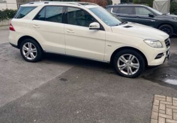 Mercedes-Benz ML 250 198.000 km 13.900 &euro; Velbert 42551
