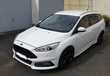 Ford Focus 106.000 km 14.950 &euro; Solingen 42651