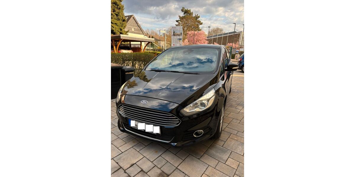 Ford S-Max 232.664 km 8.900 &euro; Köln 51065