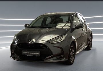 Toyota Yaris 31.107 km 18.790 &euro; Köln 51149