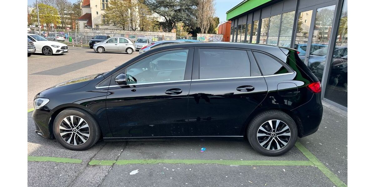 Mercedes-Benz B 180 213.000 km 13.800 &euro; Köln 51103