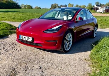 Tesla Model 3 155.000 km 18.500 &euro; Solingen 42719