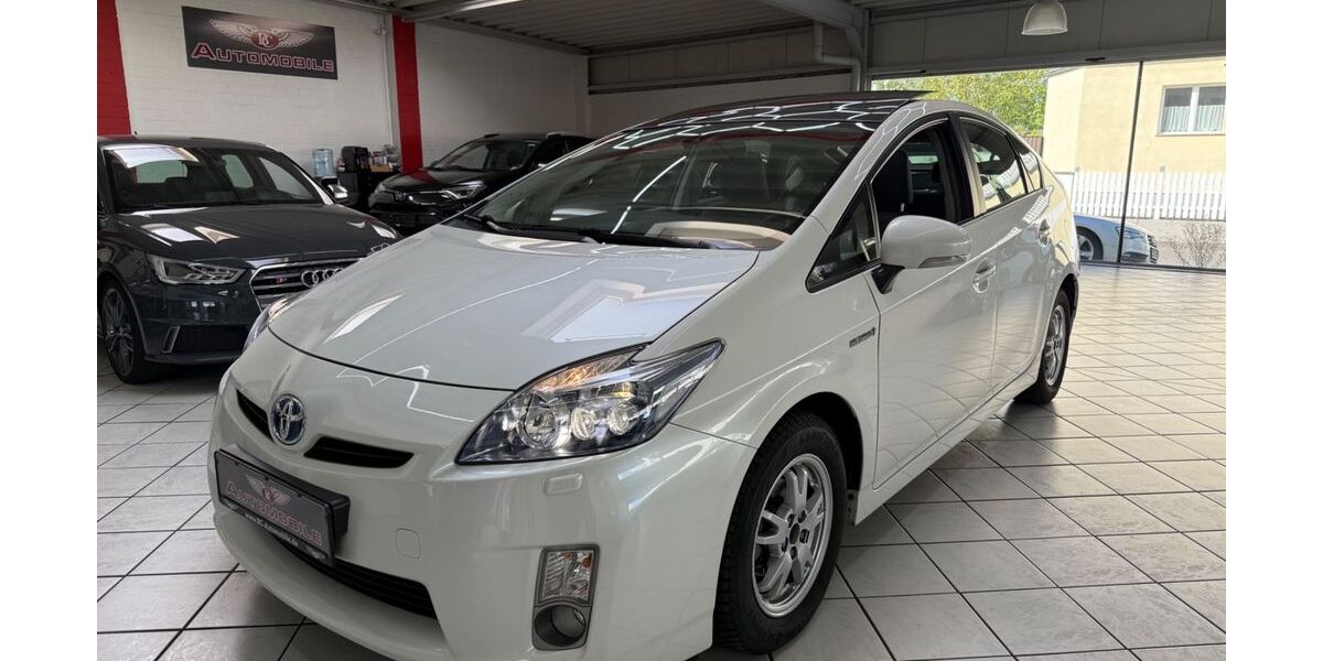 Toyota Prius 86.300 km 11.500 &euro; Leverkusen 51371