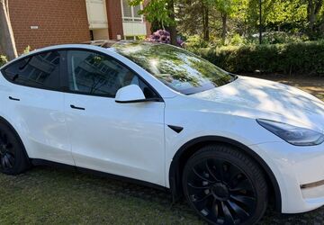 Tesla Model Y 86.768 km 35.000 &euro; Köln porz 51149