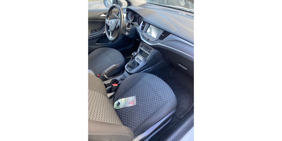 Opel Astra K Sports1.5CDTI.NAVI. VOLL-LED.PDC.ALUF 140.000 km 4.100 &euro; Hilden 40721