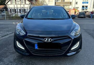 Hyundai i30 311.000 km 5.999 &euro; köln 51109