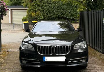 BMW 750 271.804 km 15.000 &euro; Solingen 42719
