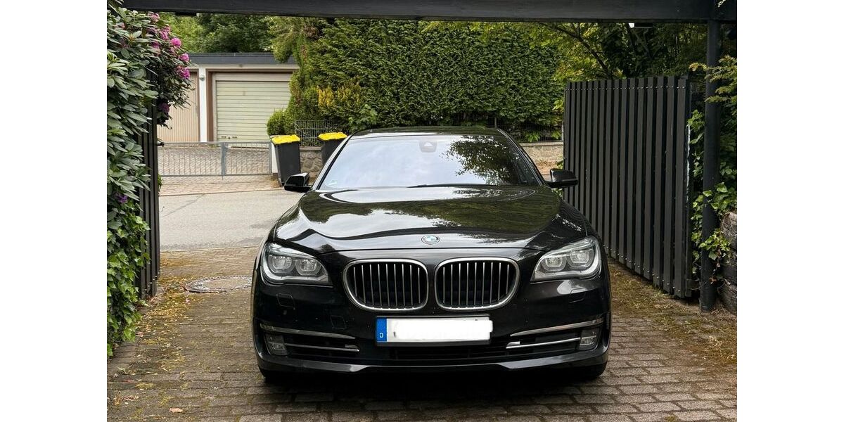 BMW 750 271.804 km 15.000 &euro; Solingen 42719