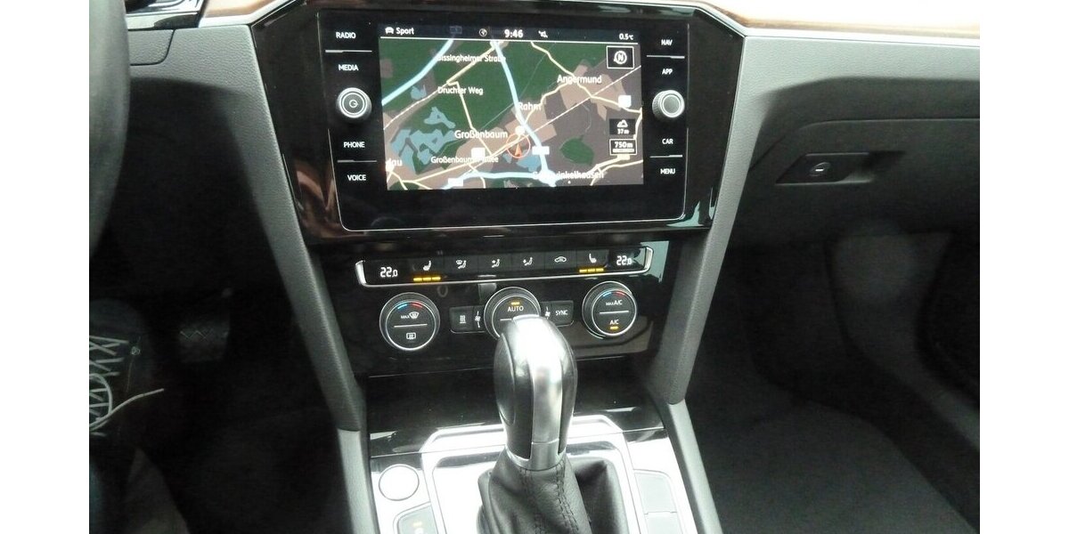 VW Passat 2.0 TDI Highline DSG STH Navi kl. Mängel 110.000 km 15.900 &euro; Ratingen 40885