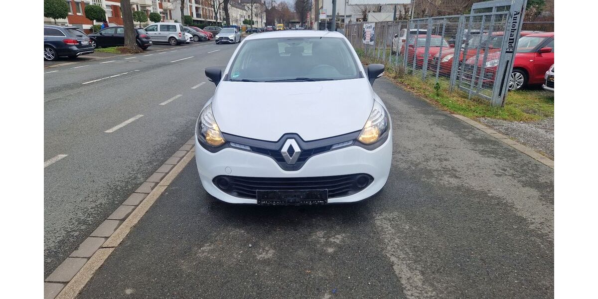 Renault Clio 66.967 km 6.700 &euro; Düsseldorf 40549